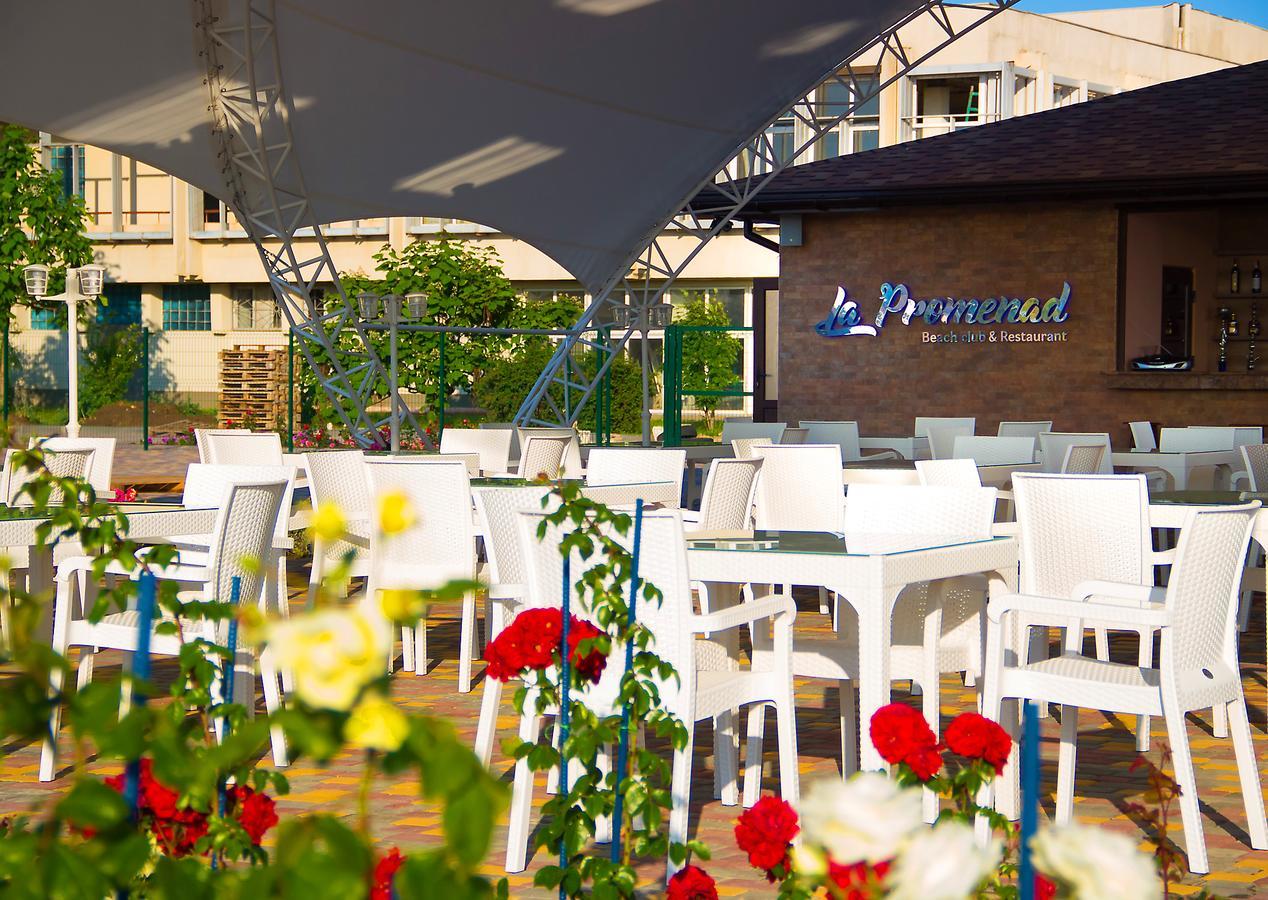 Hotel Promenad Zatoka Exteriör bild