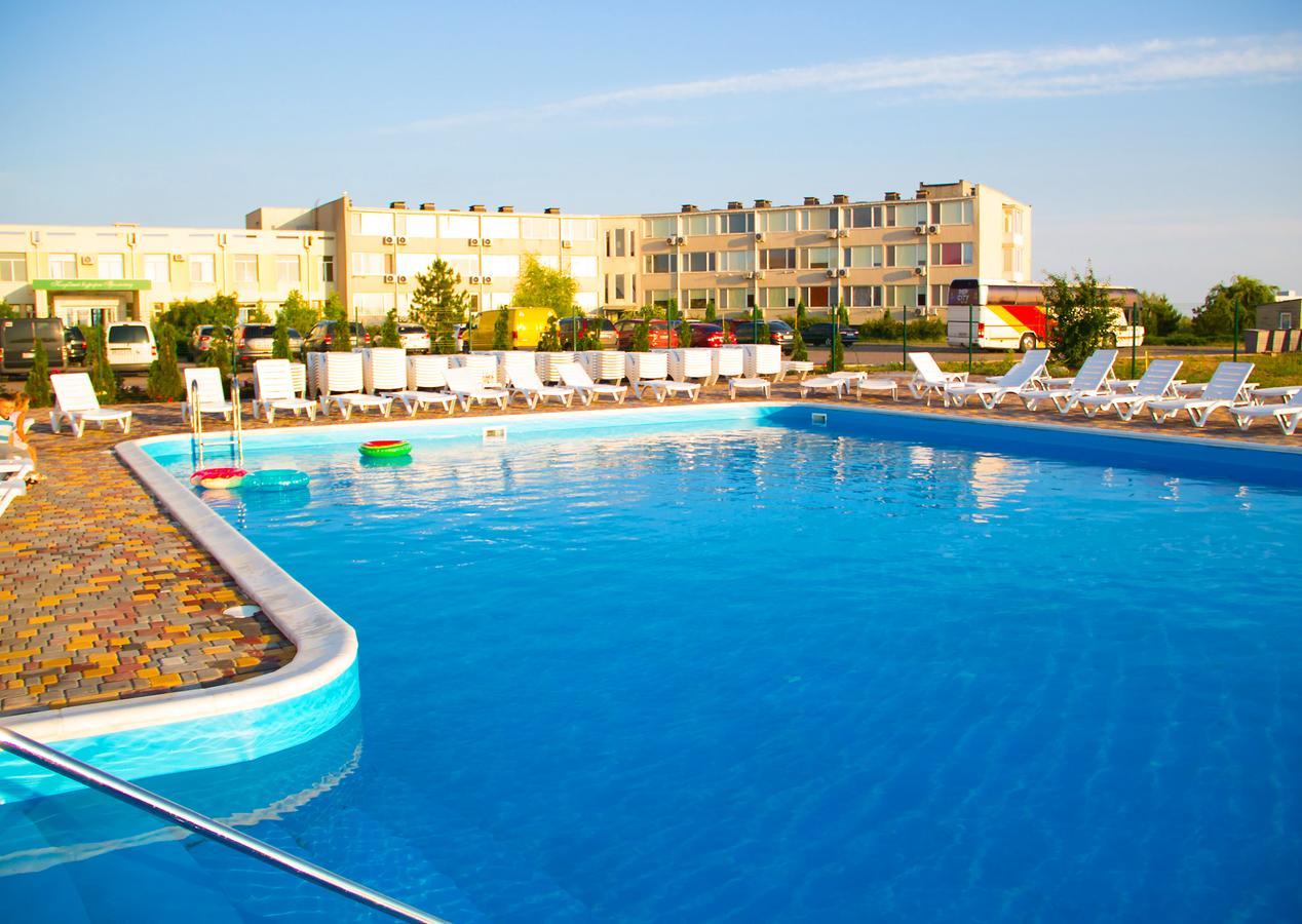 Hotel Promenad Zatoka Exteriör bild