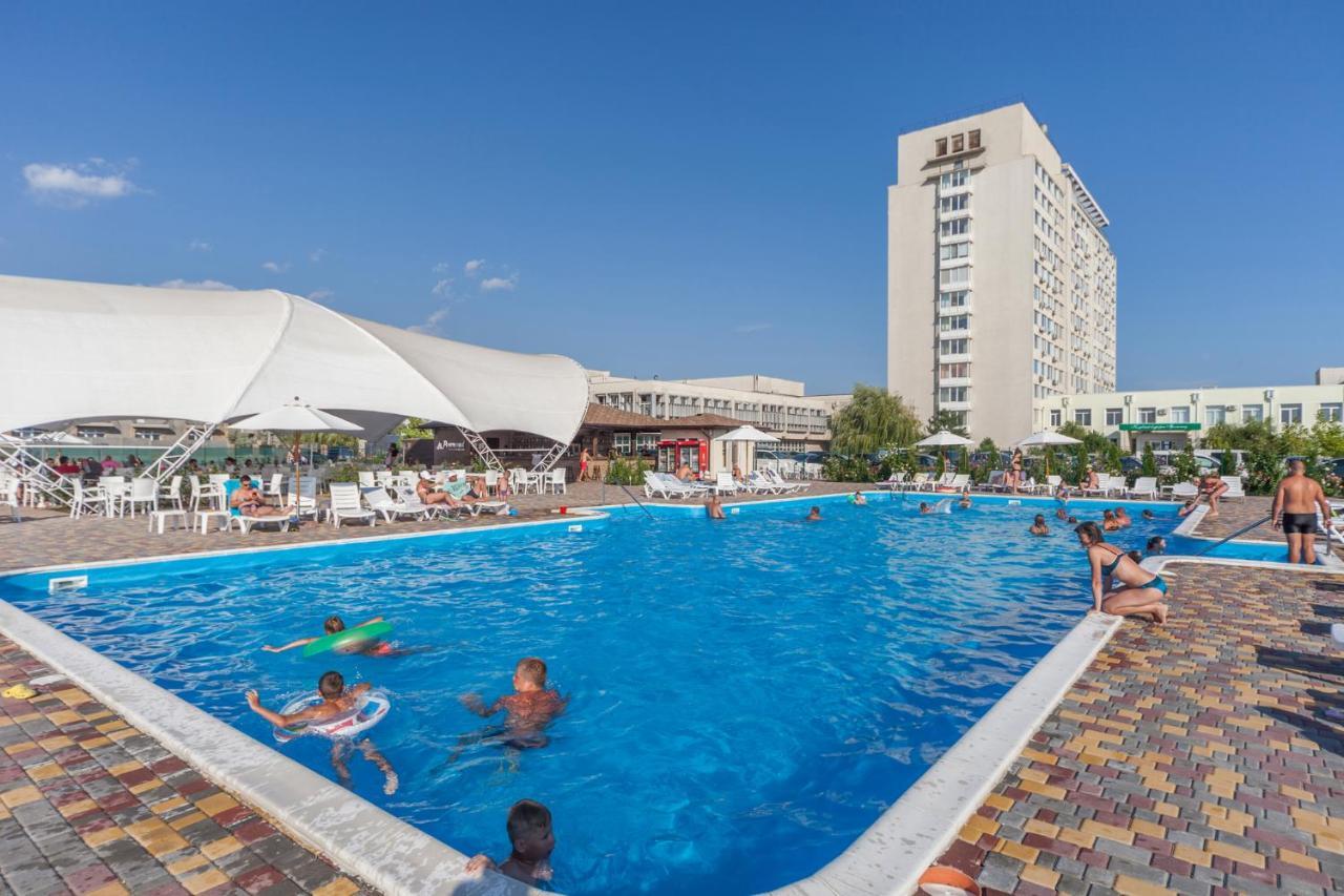Hotel Promenad Zatoka Exteriör bild